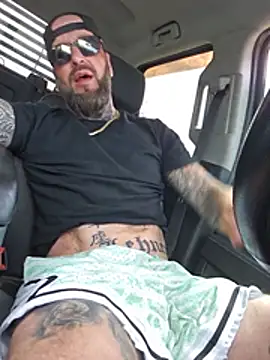 Chatroom XXX en direct de Beardedtattood