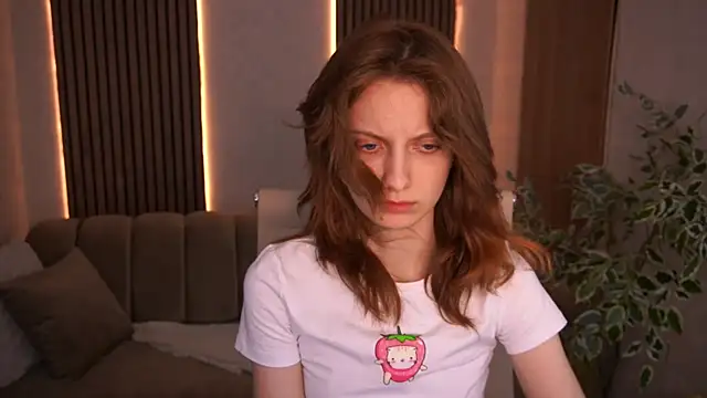 CuteeFoxy live XXX chat