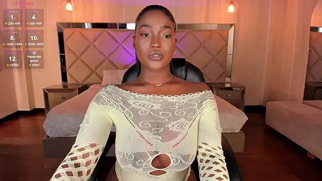 SavannahStorm's Live XXX Chat