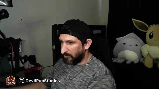 DevilPup75_ élő XXX-chatje
