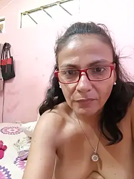 chocoluze Adlı Modelin Canlı XXX Sohbeti