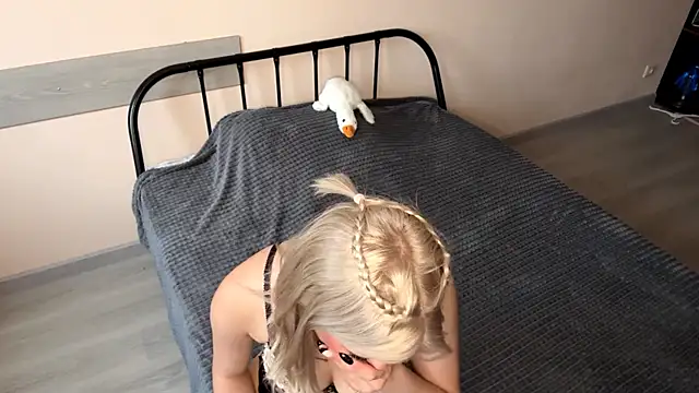 LunaTimpt's Live XXX Chat