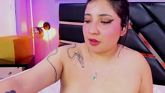 Czat XXX na żywo – Emma_monserrat