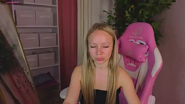 Онлайн чат XXX Milana_r0se