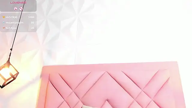 Caroline_daring 现场XXX聊天