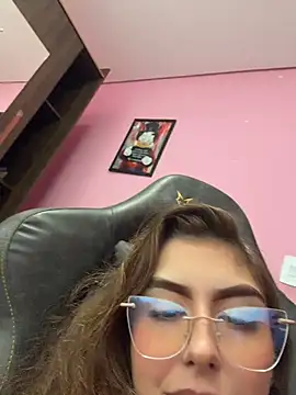 Chat +18 de miiabellovic ao vivo