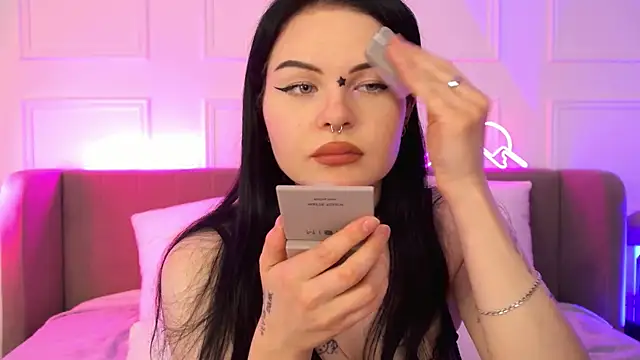 Cindy_Mil Adlı Modelin Canlı XXX Sohbeti