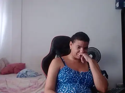 Adriana_0312 라이브 XXX 채팅