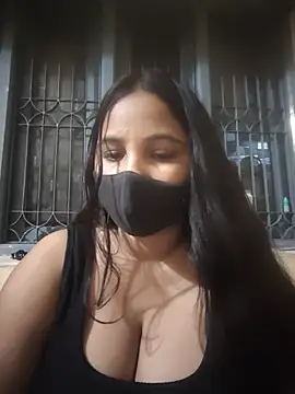 Lusty-radhika's Live XXX Chat