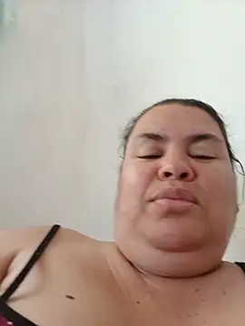 Chat +18 de yaneth_ ao vivo