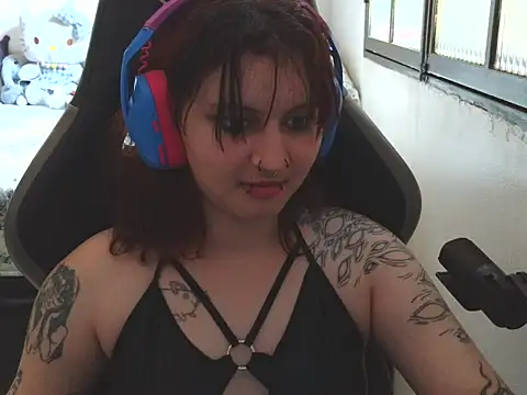 XXX chat uživo modela poison-eeve