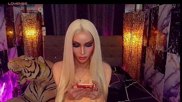SeductiveSamanthaTSn Live XXX chat