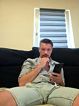 tomek84 লাইভ XXX চ্যাট