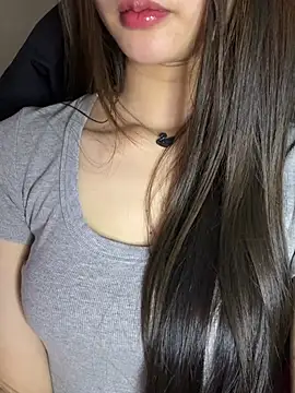 צ'אט XXX בשידור חי של Yiyina_17