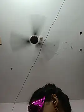 thanusi_2 XXX чат на живо
