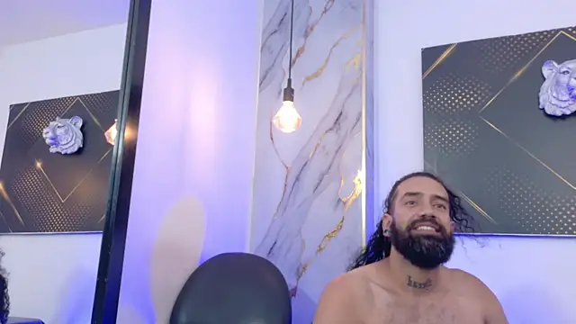 theronnyone Chat XXX in diretta