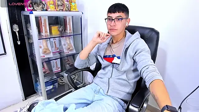 Alexx_bigcockk Obrolan Langsung XXX