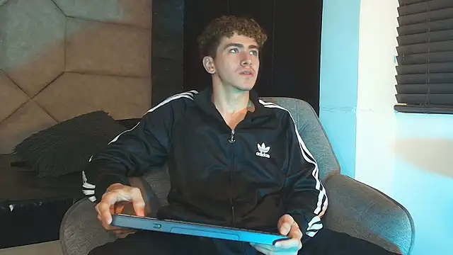 Chat +18 de Tyler_Mcrey ao vivo