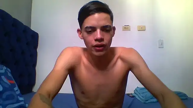 Latinos_2001 ওয়েবক্যাম শো