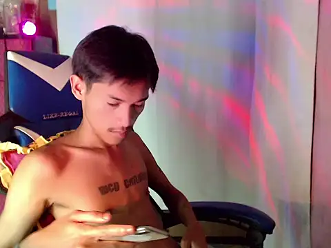 riks_tyler's Live XXX Chat