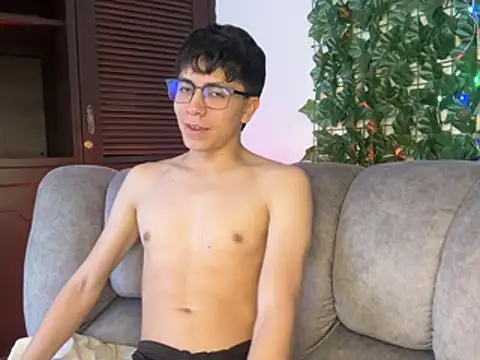 ThomasTorress Live XXX-Chat