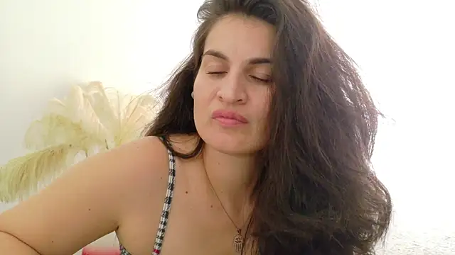 lizdevine Adlı Modelin Canlı XXX Sohbeti