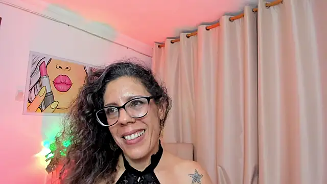StarMilf Chat XXX in diretta
