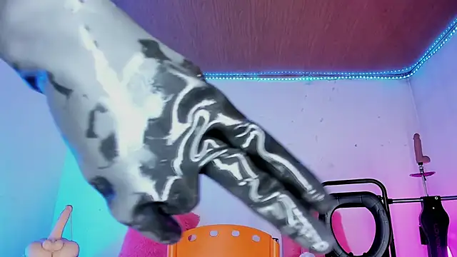 karol_stomのライブXXXチャット