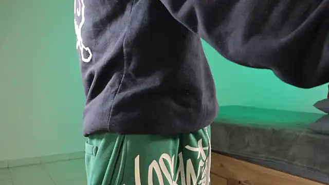 trieone's Live XXX Chat