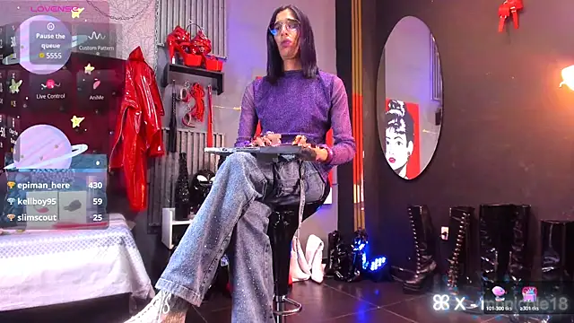 MissNicoleSds XXX чат на живо