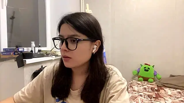 SaintMari Adlı Modelin Canlı XXX Sohbeti