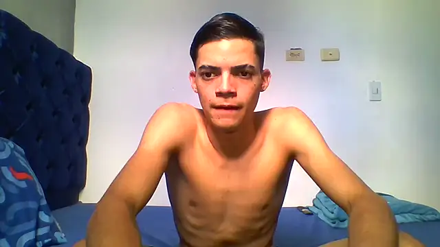 Latinos_2001 Live XXX Chat