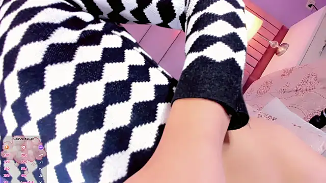 Show modela Camille_deluxe na web-kameri