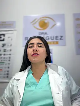 Chat +18 de CAROLINE__07 ao vivo