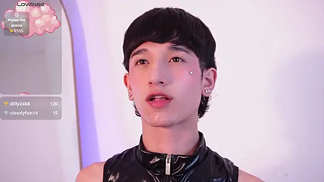 Chat +18 de suki_dolll ao vivo