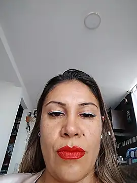 Czat XXX na żywo – KittyHoleshot87