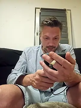 tomek84 – Live XXX-chat