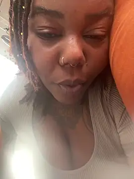 Goddess_Nafeesha élő XXX-chatje