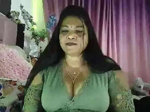 IndianDelia Adlı Modelin Canlı XXX Sohbeti