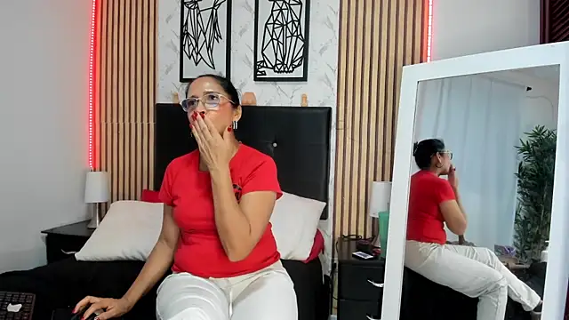 AnnaArela Adlı Modelin Canlı XXX Sohbeti