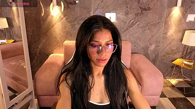 Chat +18 de Alina_b_ ao vivo