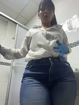 Chat XXX en directo de LuxeBrunetteXXX