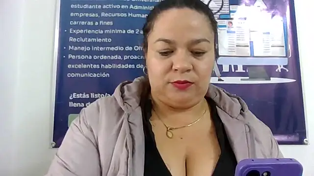 Chatroom XXX en direct de Charlott-1