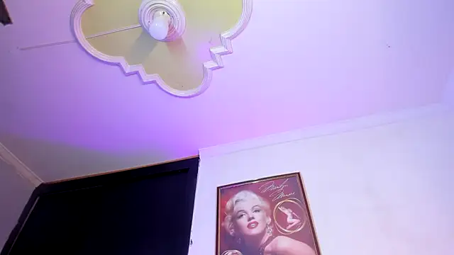 Ciara_HotTs Show in webcam