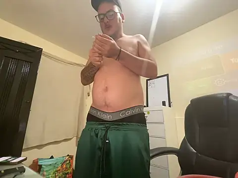 Živý XXX chat GabyDickLovee_