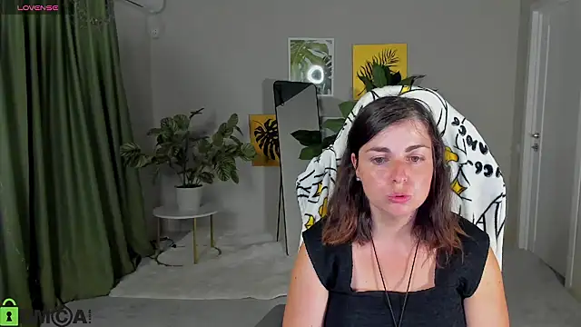 MartaEdams' Live XXX Chat