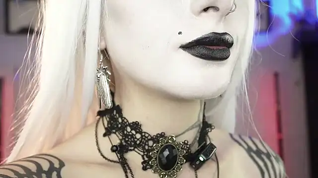 insania_9999_'s Live XXX Chat