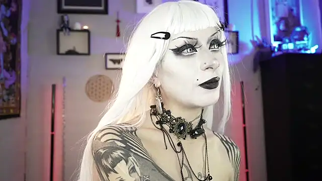 insania_9999_ Adlı Modelin Canlı XXX Sohbeti