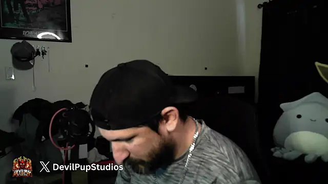 DevilPup75_ élő XXX-chatje