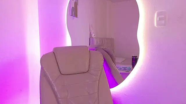 Nina_fox_0691's Live XXX Chat